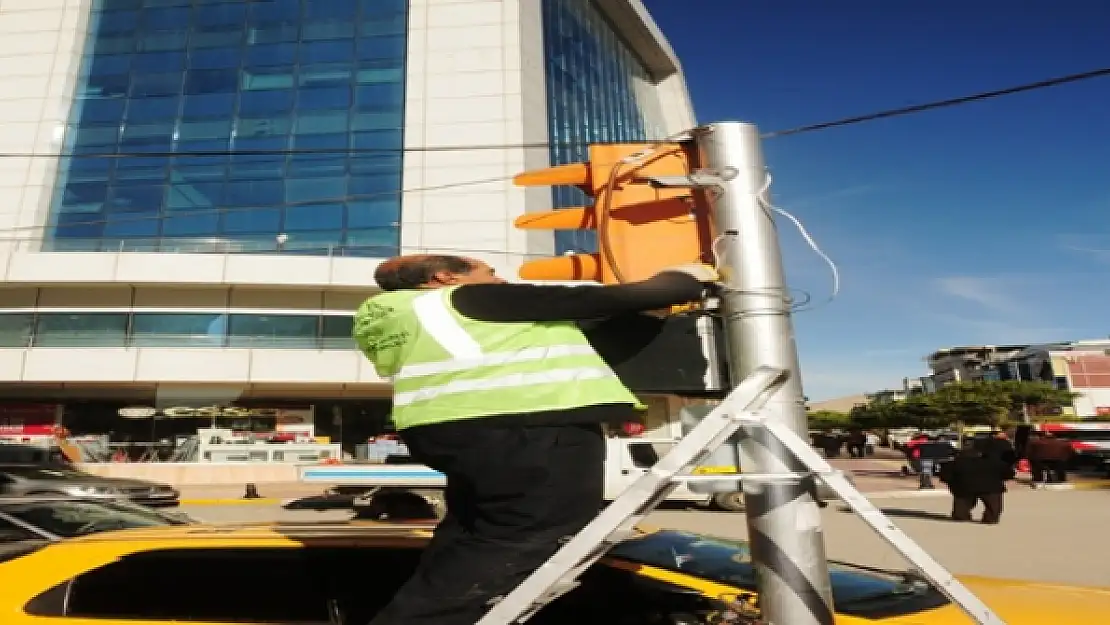 Trafikte Sesli Uyarı Sistemi Çalışmaları Sürüyor