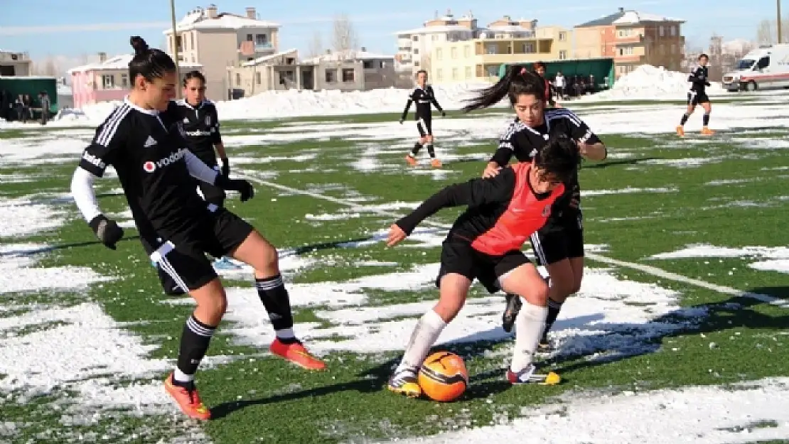 ZEVKLİ GEÇEN MAÇIN GALİBİ BEŞİKTAŞ: 0-1