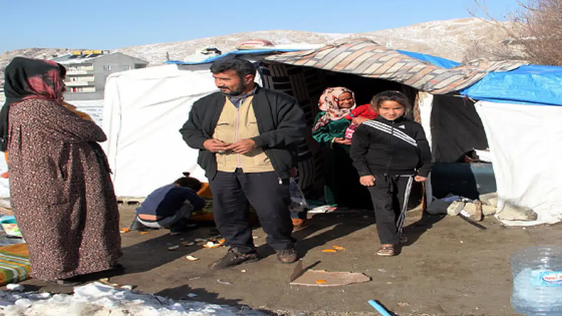 Çadırda Yaşayan Aileler Teklifleri Kabul Etmedi