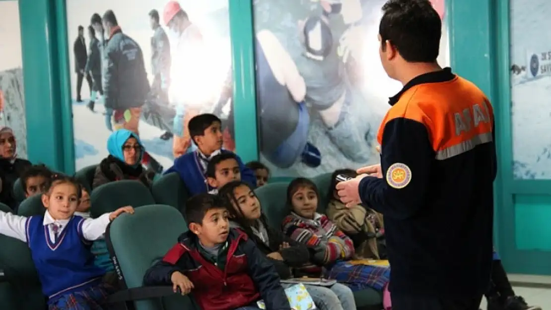 AFADdan Öğrencilere Doğal Afetler Konulu Eğitim