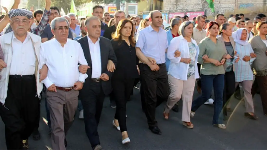 Sur'da protesto gösterileri yasaklandı