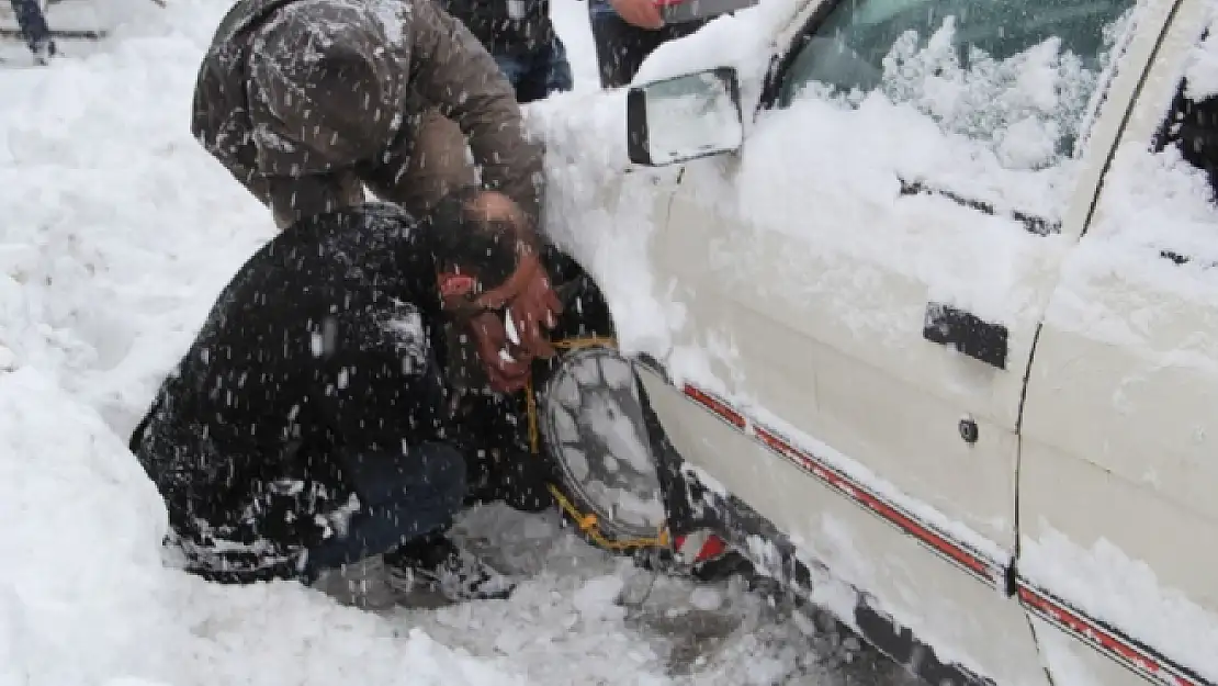 Başkalede 127 Mahalle Yolu Ulaşıma Kapandı