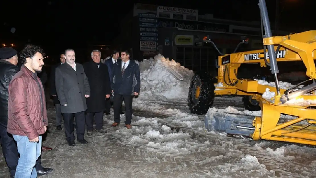  Tuşba Belediyesinden Karla Mücadele Seferberliği