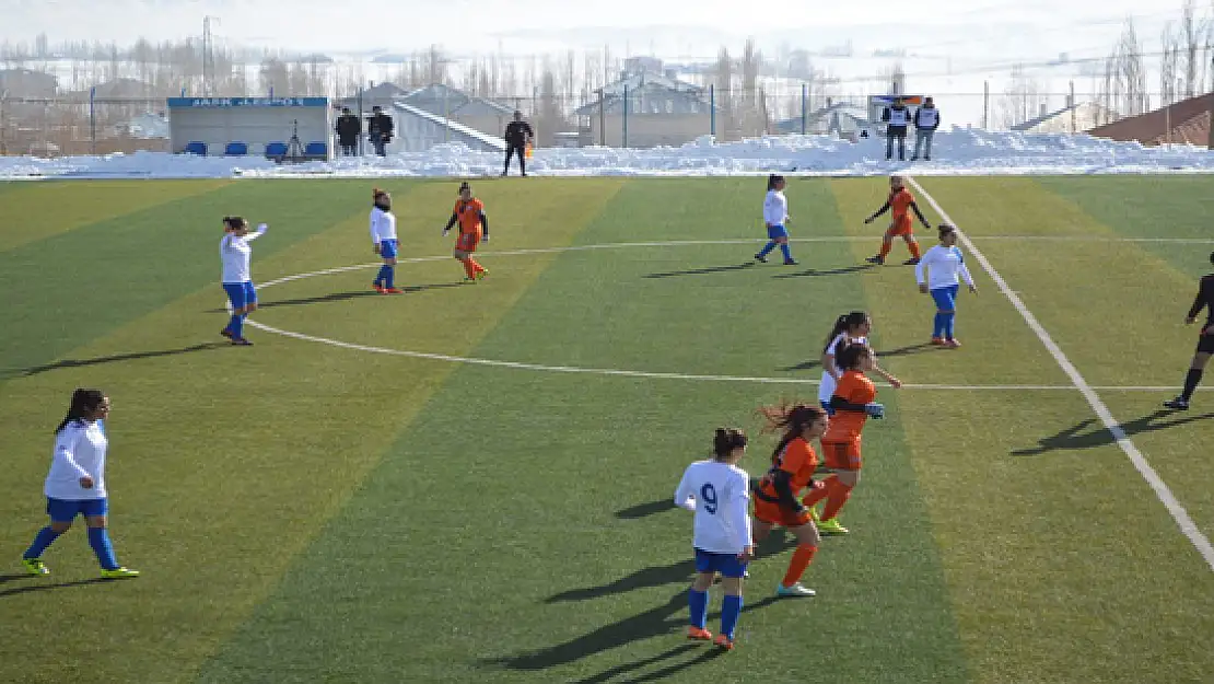 Bayanlar Futbol Takımı Berabere Kaldı