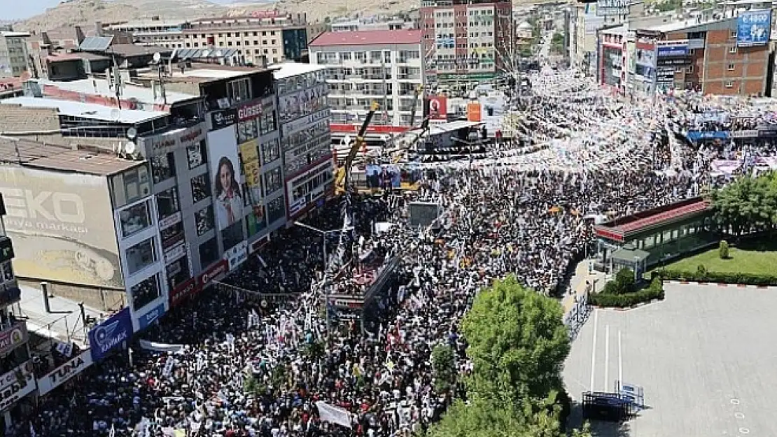 Miting alanları değişti