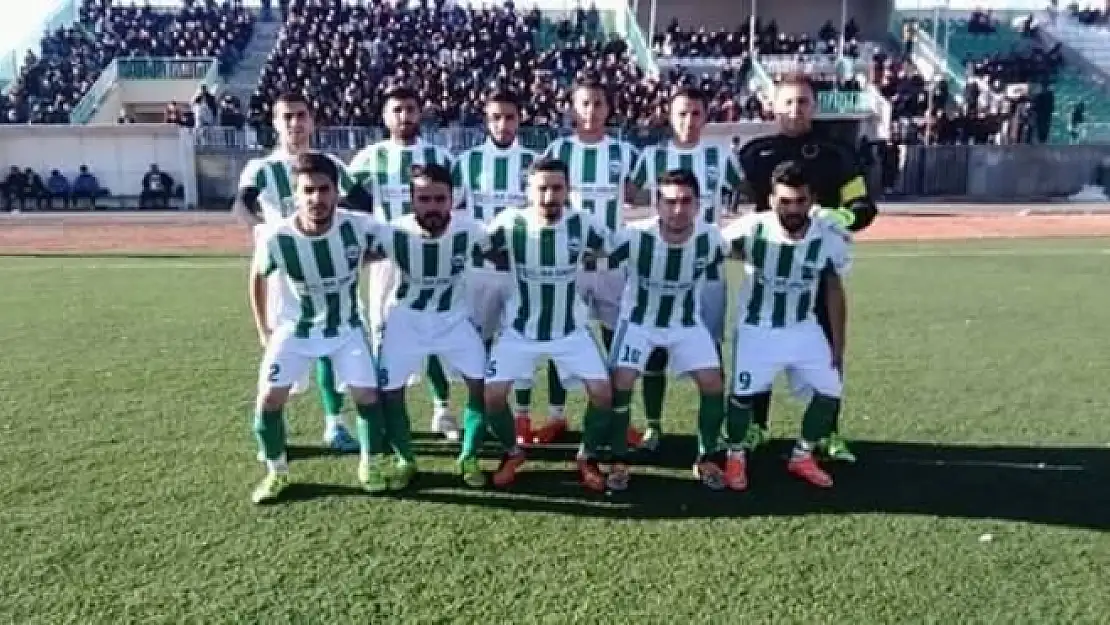 Erciş Belediye Spor Namağlup Şampiyon