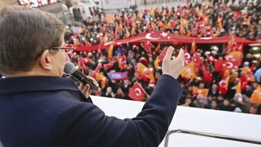 Davutoğlu: Rusya Suriyede etnik temizlik yapıyor