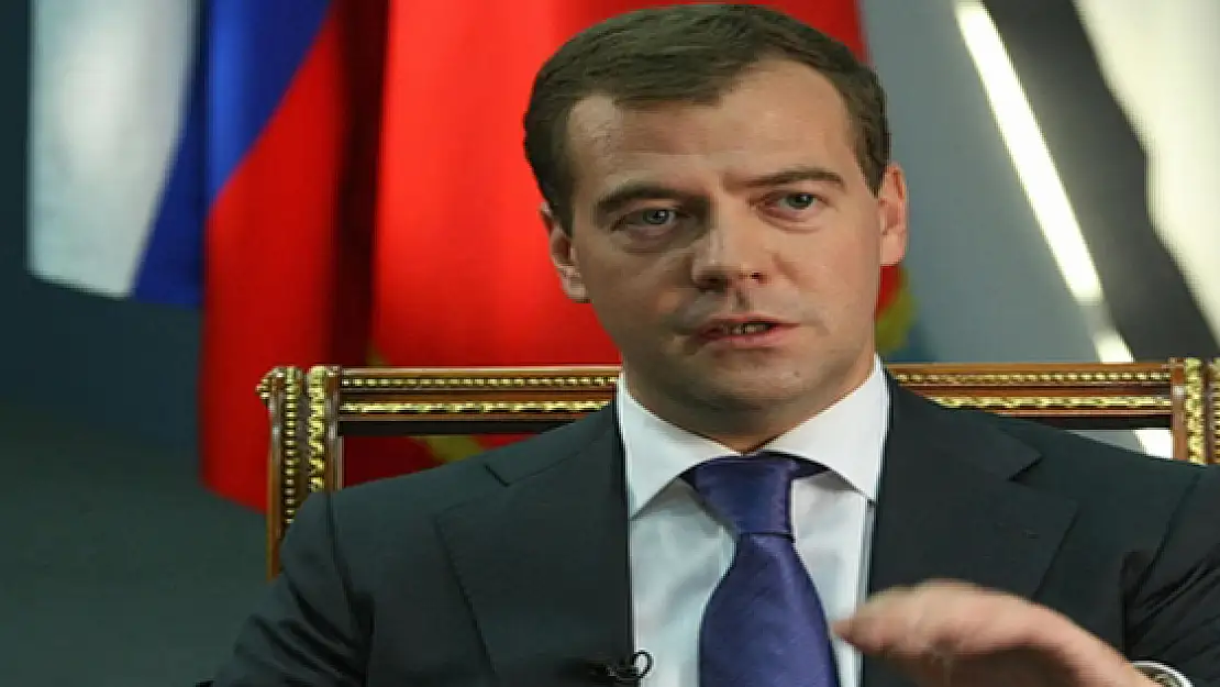 Medvedev'den ABD'ye tepki