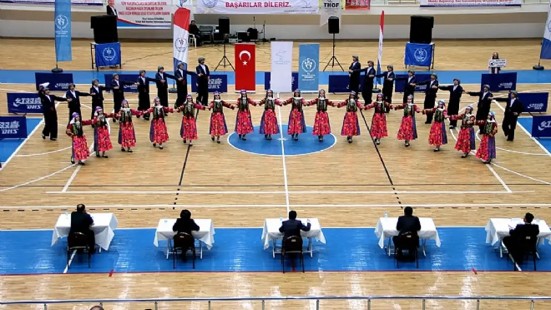 Kulüpler Arası Halk Oyunları Yarışması Yapıldı