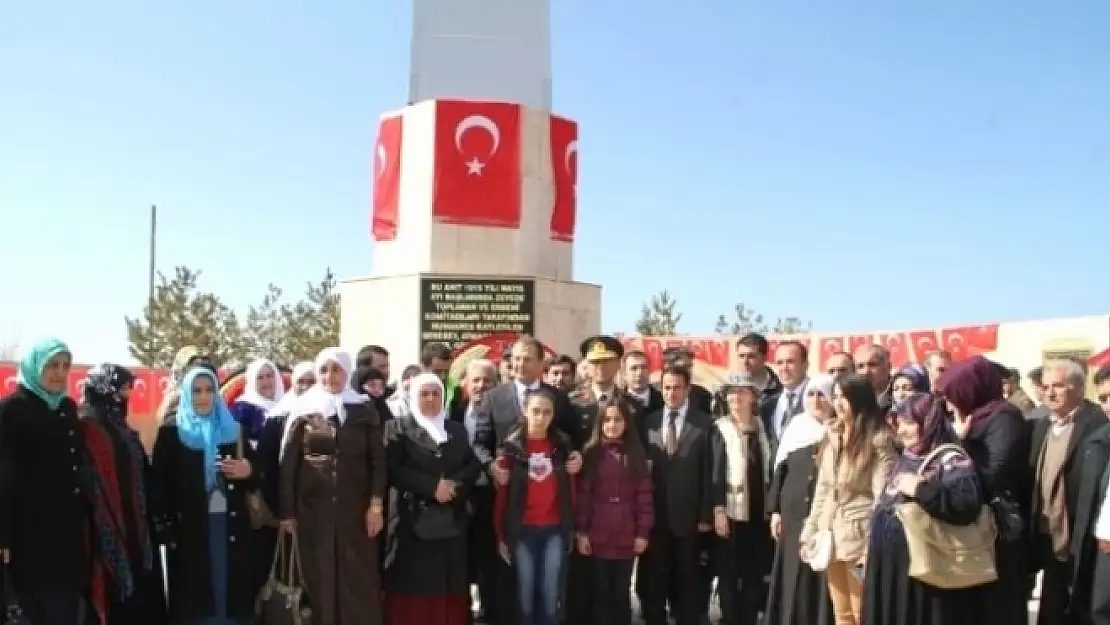 ÇANAKKALE ŞEHİTLERİ DUALARLA ANILDI