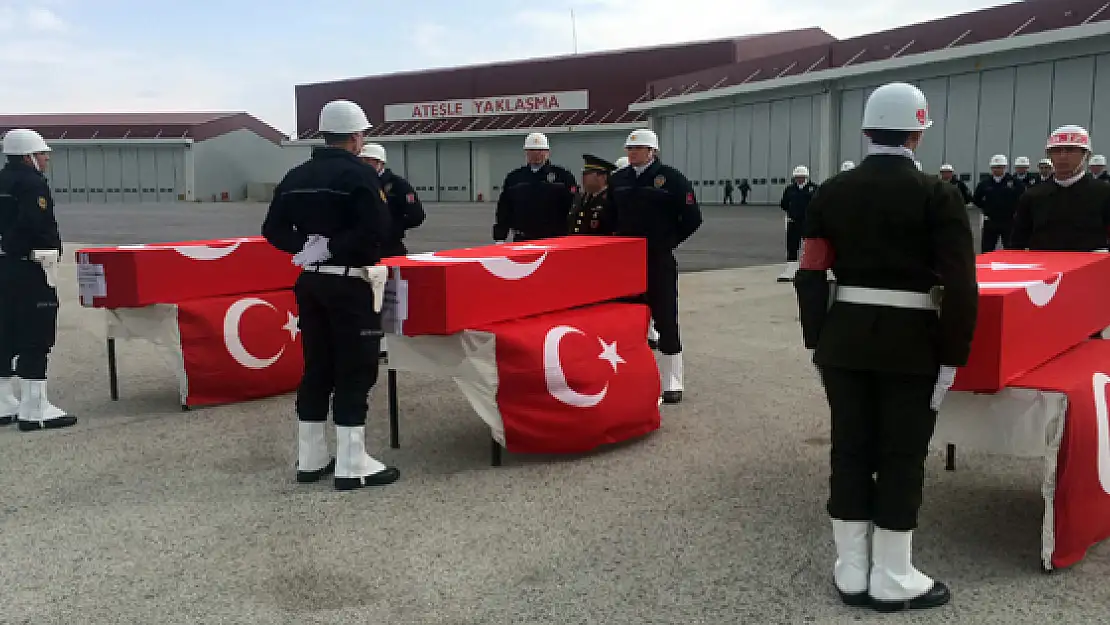 Şehitler İçin Van'da Tören Düzenlendi