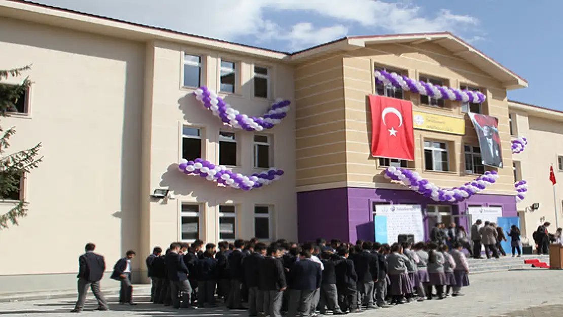 Teliasonera Anadolu Lisesinin İsmi Değişti