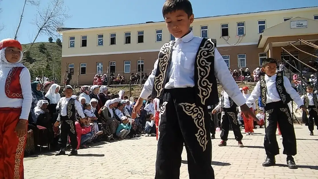 Ulupamir Mahallesi'nde 23 Nisan Bayramı