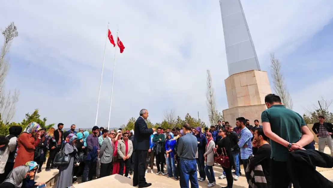  YYÜ'den  Anlamlı Etekinlik: Van  Zeve'ye Yürüyecek