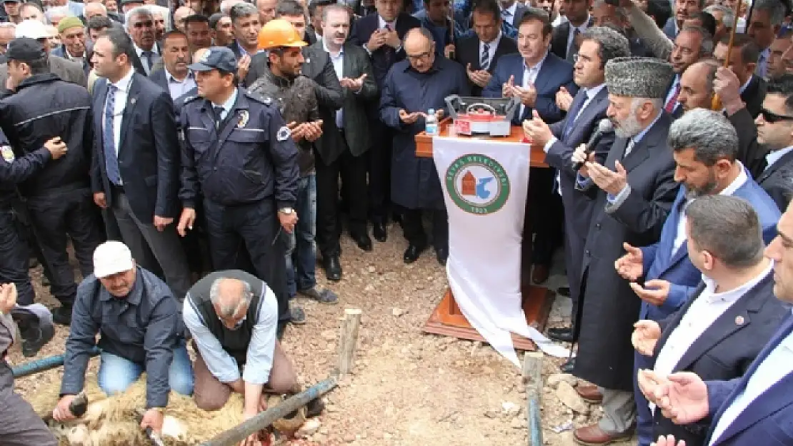 Gevaş Belediyesi Yeni Hizmet Binasının Temeli Atıldı