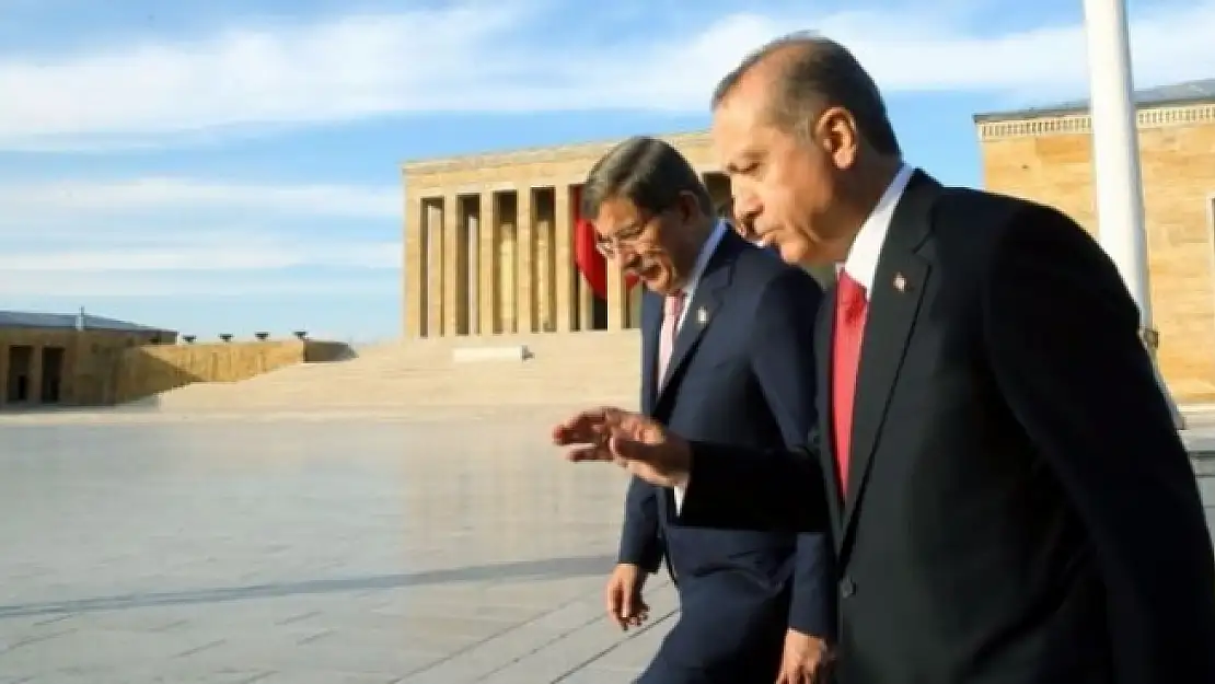 Erdoğan ve Davutoğlu Anıtkabir'de