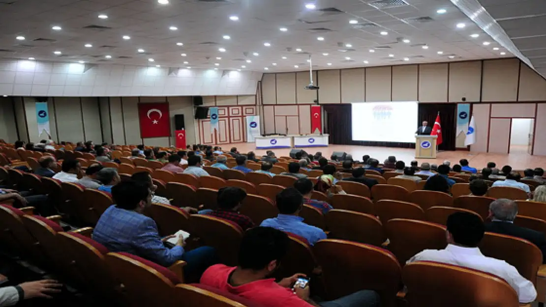 YYÜ'de Kamu İdarecilerine Seminer Verildi