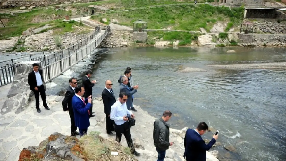 YYÜ Senatosu Muradiyede Toplandı