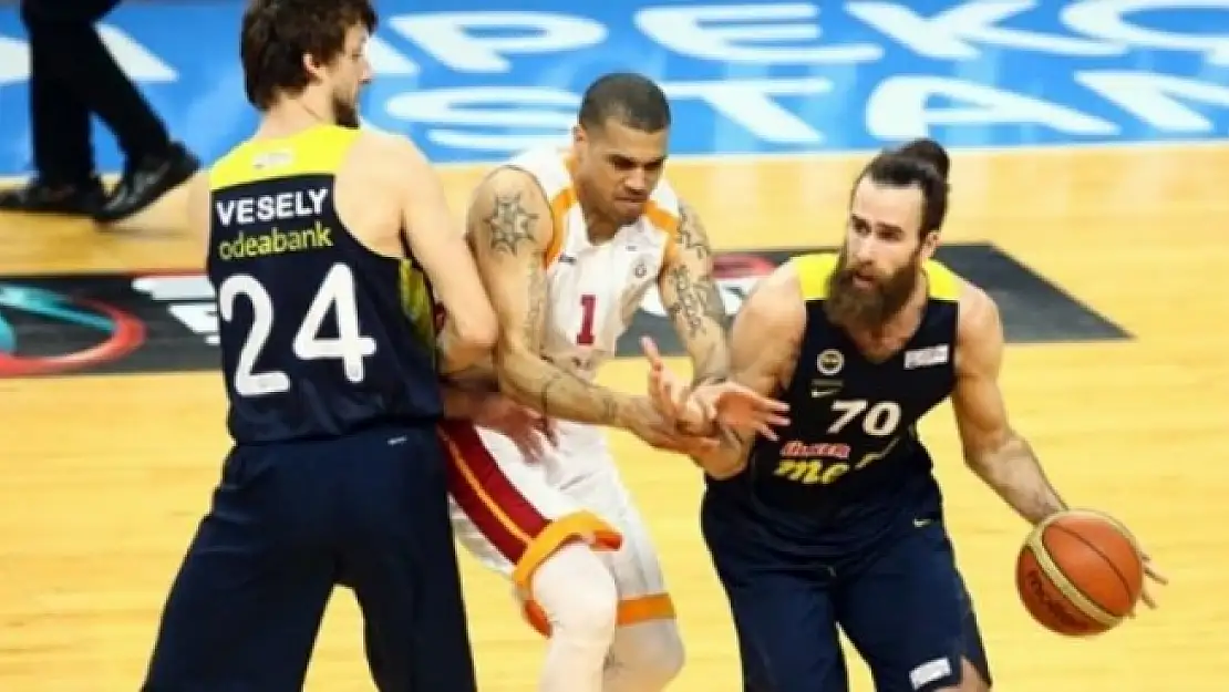 Galatasaray Odeabank - Fenerbahçe 75-82