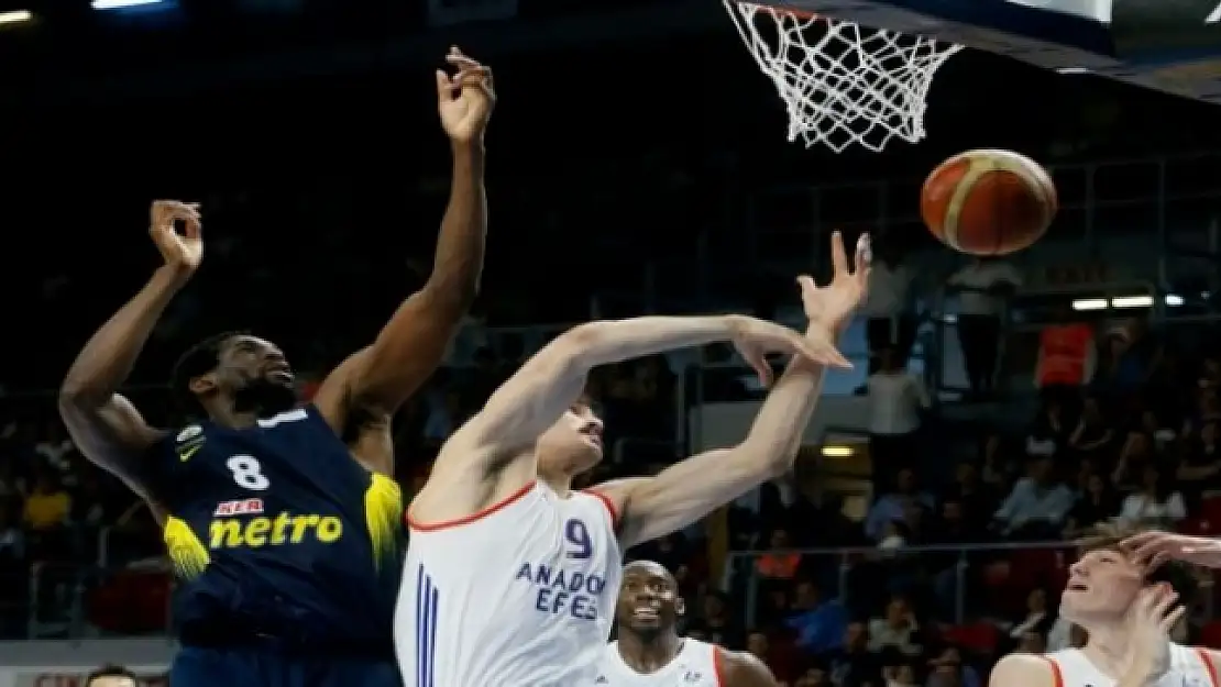 Anadolu Efes seriyi eşitledi: 1-1