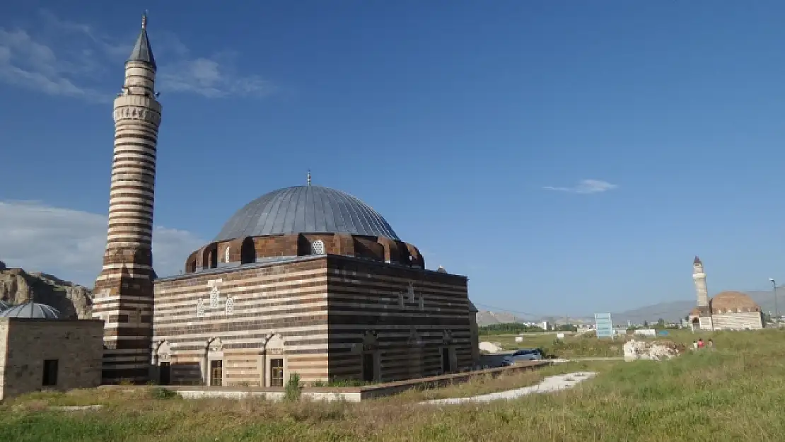 Asırlık Camide Örnek Uygulama