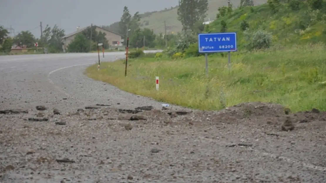 Menfeze yerleştirilen bomba infilak etti