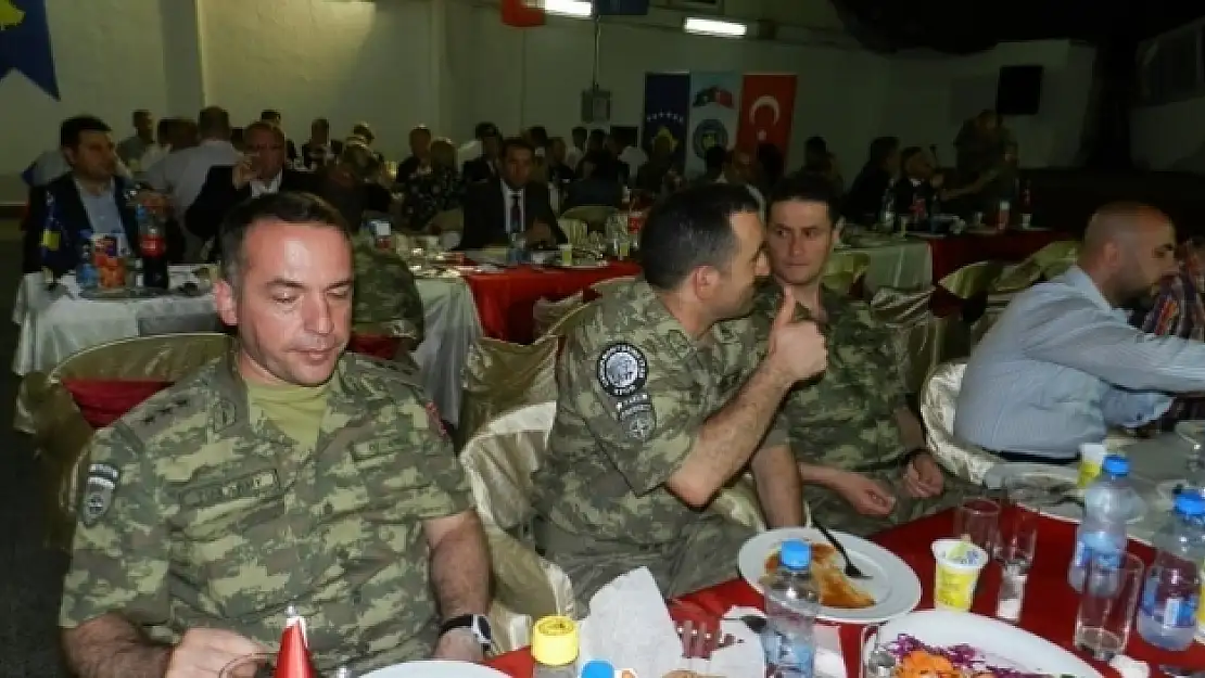 Mehmetcik Kosavalılarla iftarda buluştu