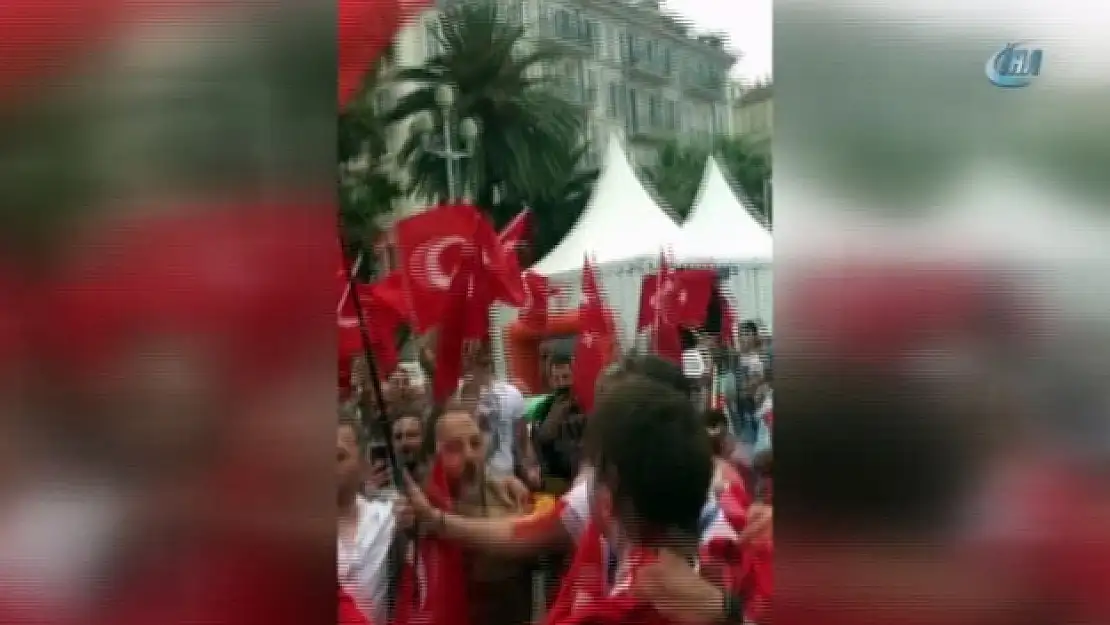 Türk taraftarlar  Farnsa'da coştu