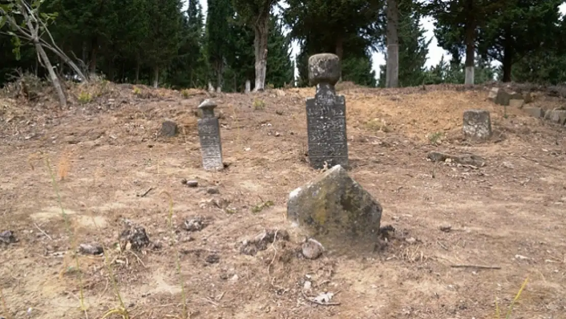 Çanakkalede şehit mezarları ortaya çıktı