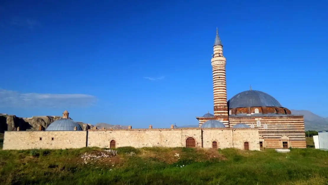 Vanda 317 camide itikâf hazırlığı 