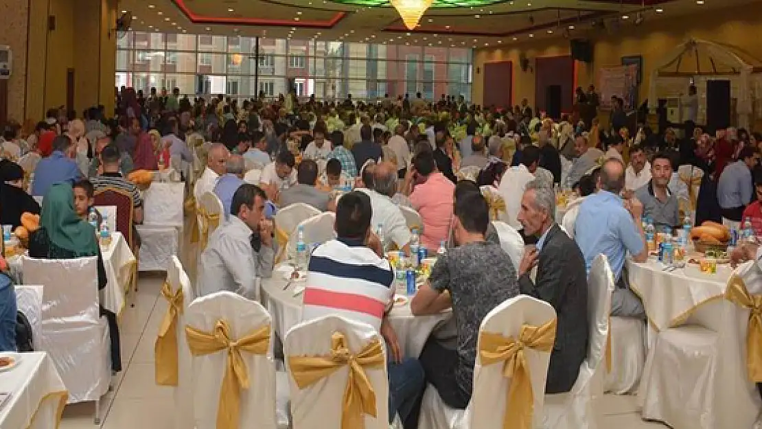 AK Partide eski ve yeniler iftarda buluştu