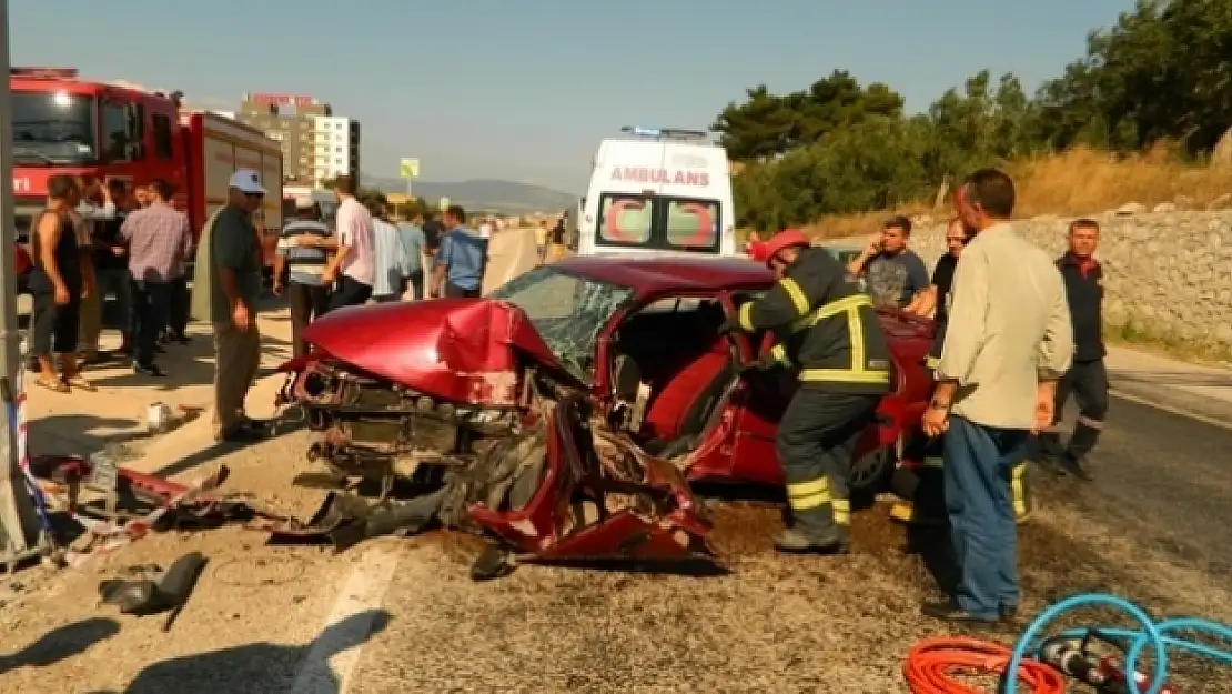 Anne ile oğlu ayıran kaza: 1 ölü, 1 yaralı