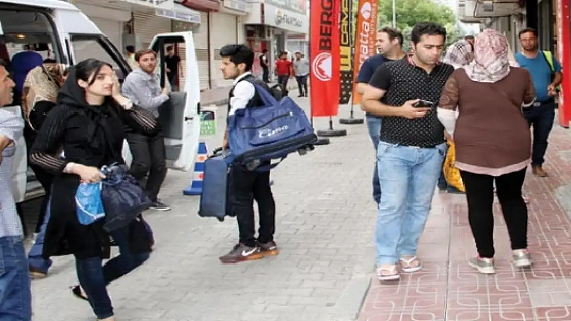 İranlı turistler bayramı Vanda geçiriyor