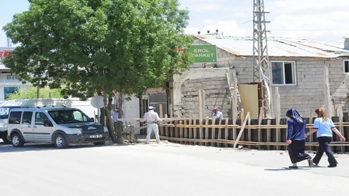 Van Büyükşehir Belediyesinden yıkım çalışması