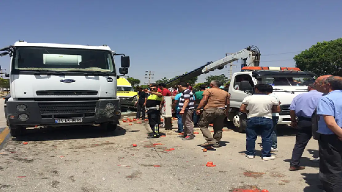 Vanda zincirleme trafik kazası 11 yaralı