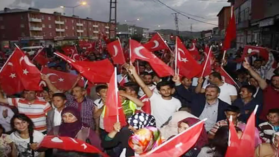 Başkan Donmuştan Demokrasi Nöbetine Destek