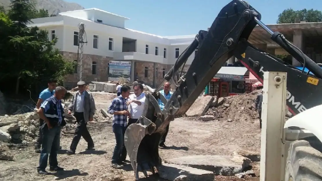 Samsun B. Belediyesi'nden Gevaş'a şehir meydanı 