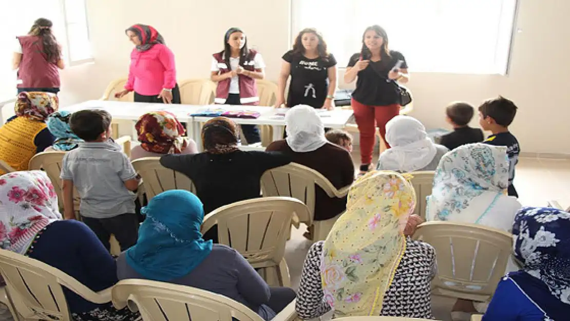 Gürpınar'da Sağlık Seminerleri Devam Ediyor