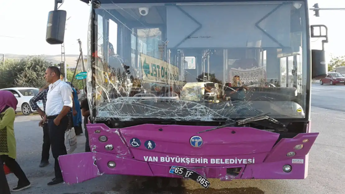 Vanda trafik kazası, 1 yaralı