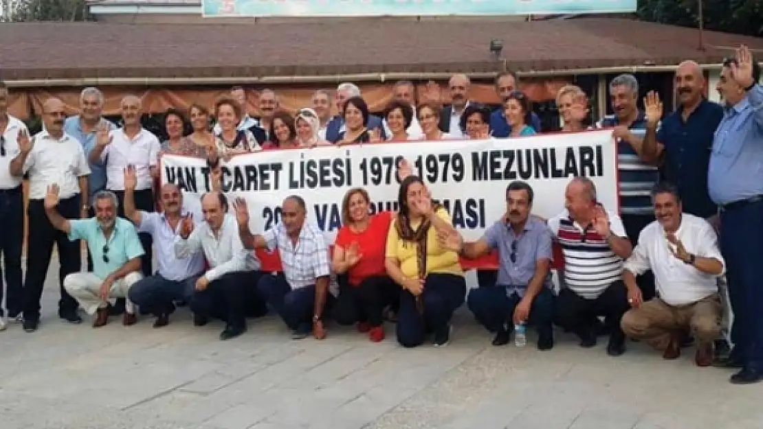 Van Ticaret Lisesi mezunları buluştu