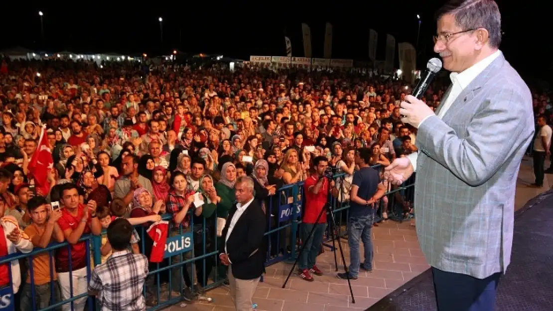 Davutoğlu: Bu günler omuz omuza verme günü