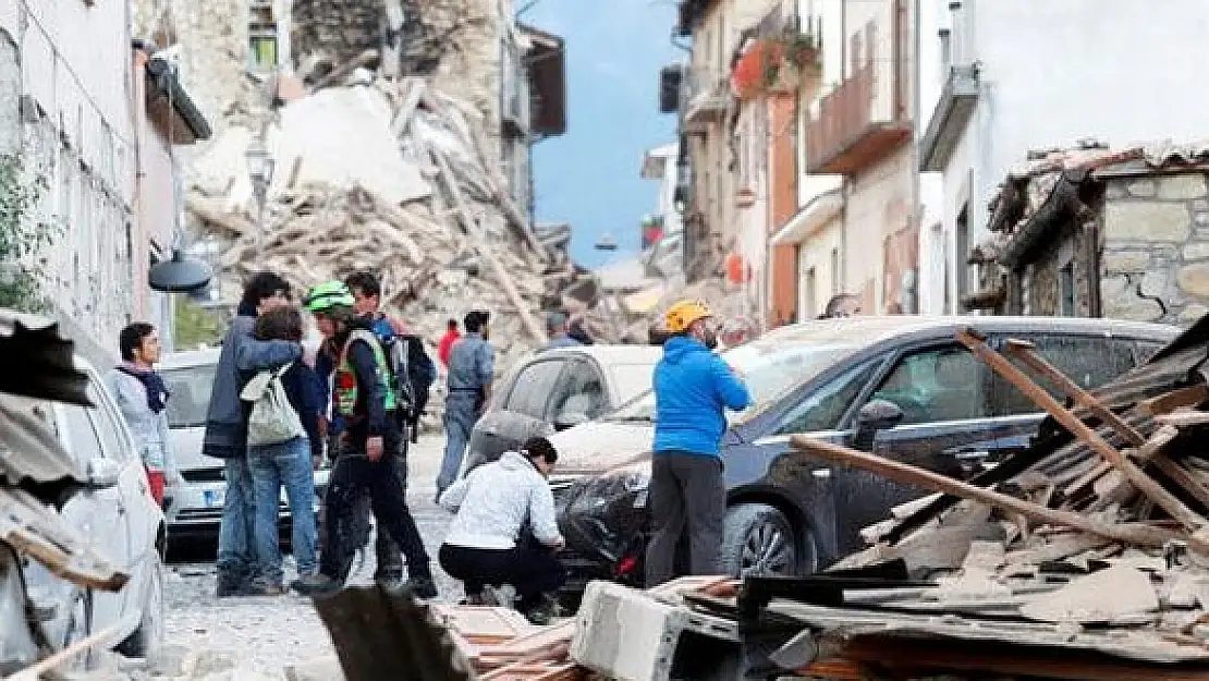 İtalyada 6.2 büyüklüğünde deprem