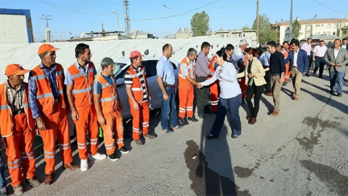 Eşbaşkanlar, temizlik emekçileri ile bir araya geldi