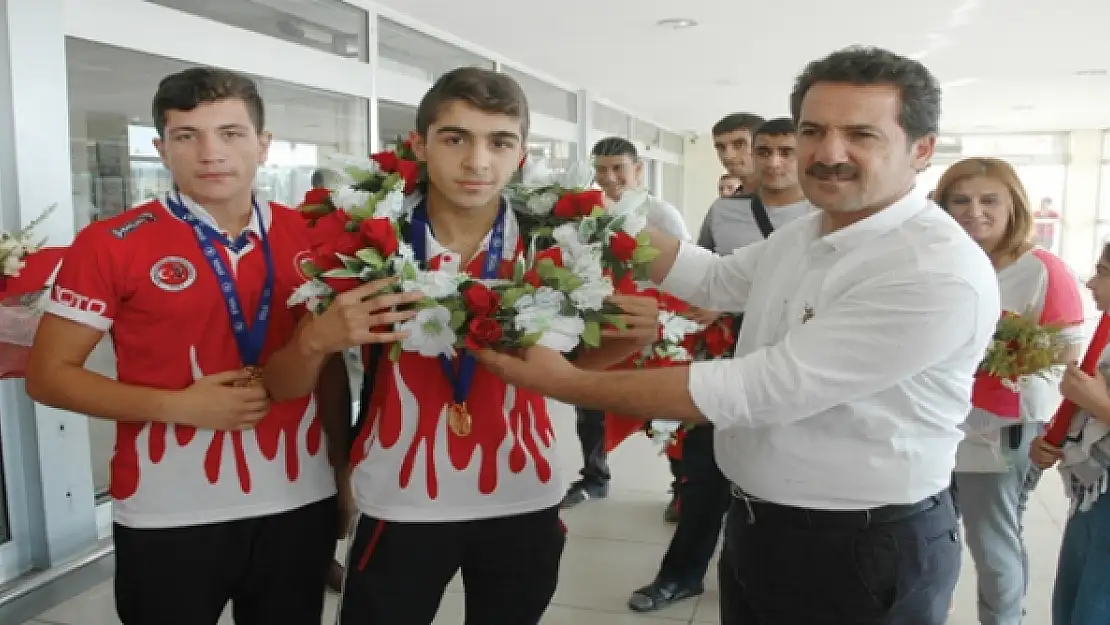 Başarılarını 15 Temmuz Şehitlerine Armağan Ettiler