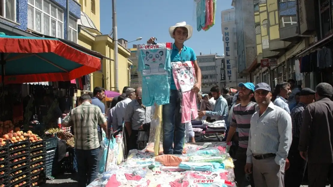 Van'da bayram heyecanı sokaklara taştı