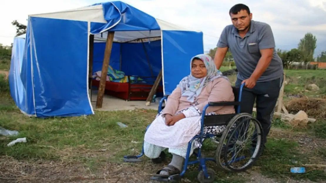 Van depreminde bacağını kaybeden hastanın dramı