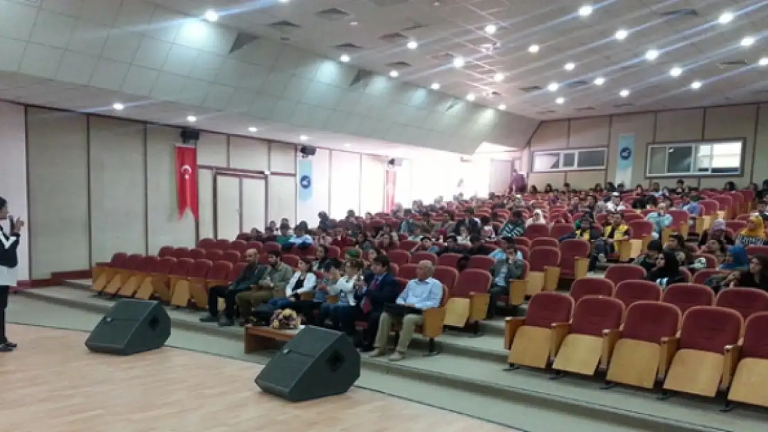 YYÜ'de 'Toplumsal Cinsiyet Eşitliği' konferansı