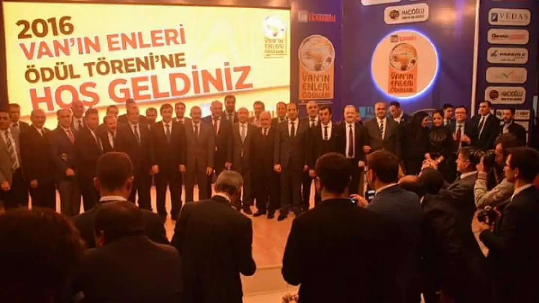 Enler Ödüllerini Aldı