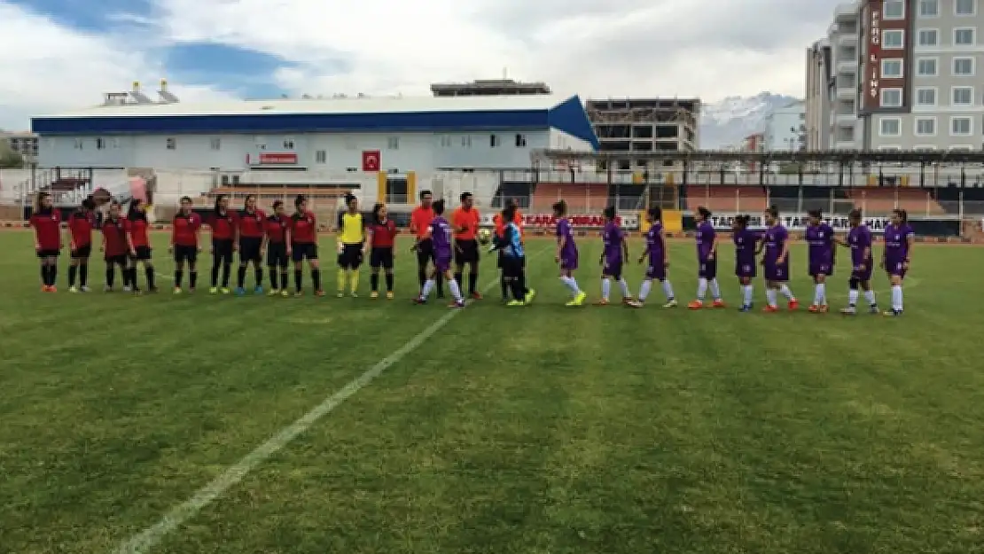 AMED BÜYÜKŞEHİR'E ACIMADI: 6-0