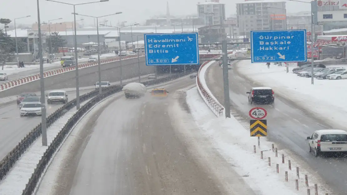 Kar Yağışı Hayatı Olumsuz Yönde Etkiledi